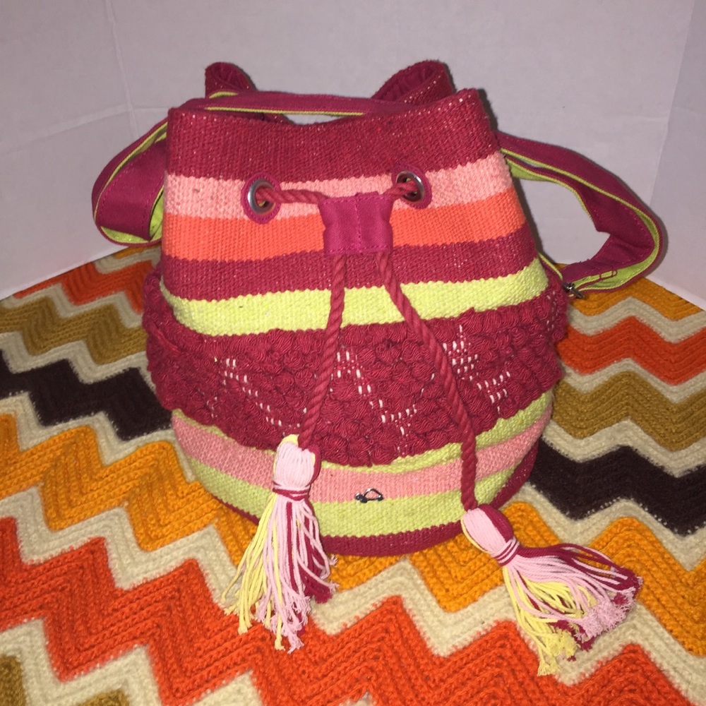 Carpisa boho hippie red woven bucket bag